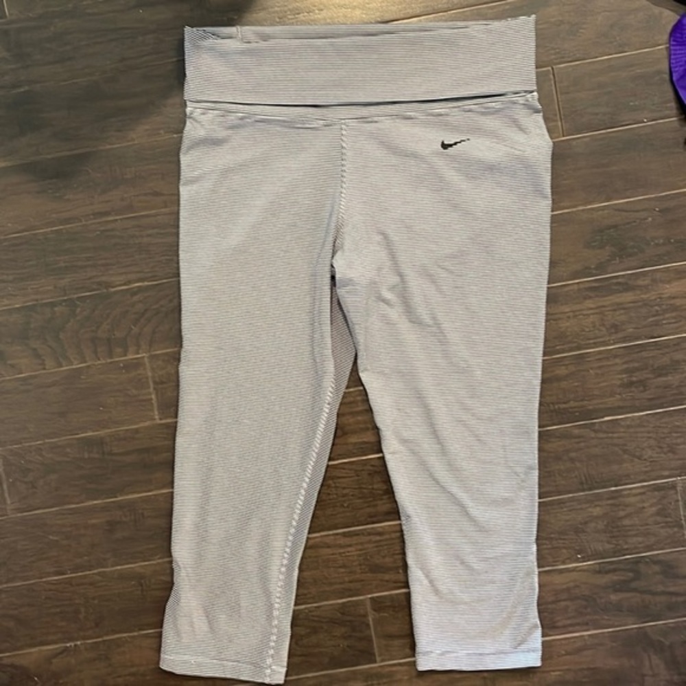 Dri Fit Nike Black striped capris